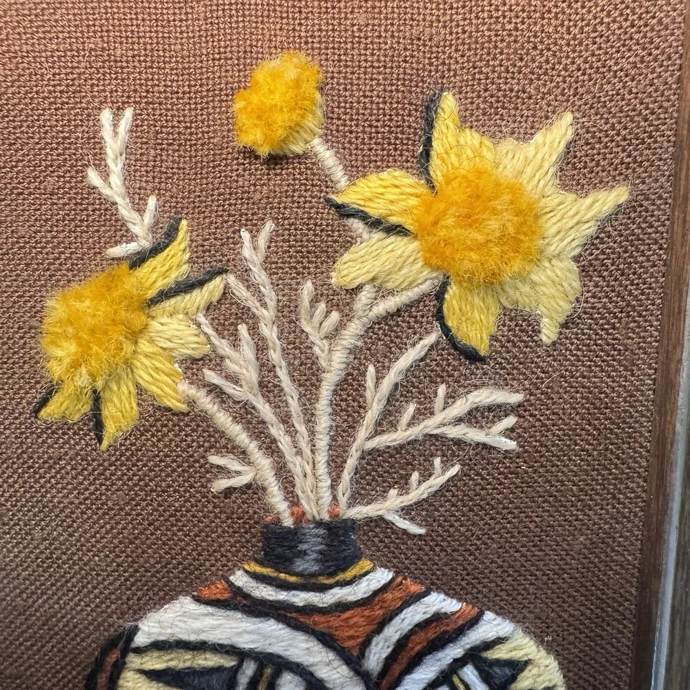 Vintage Floral Indian Vase Needlepoint Embroidery 8